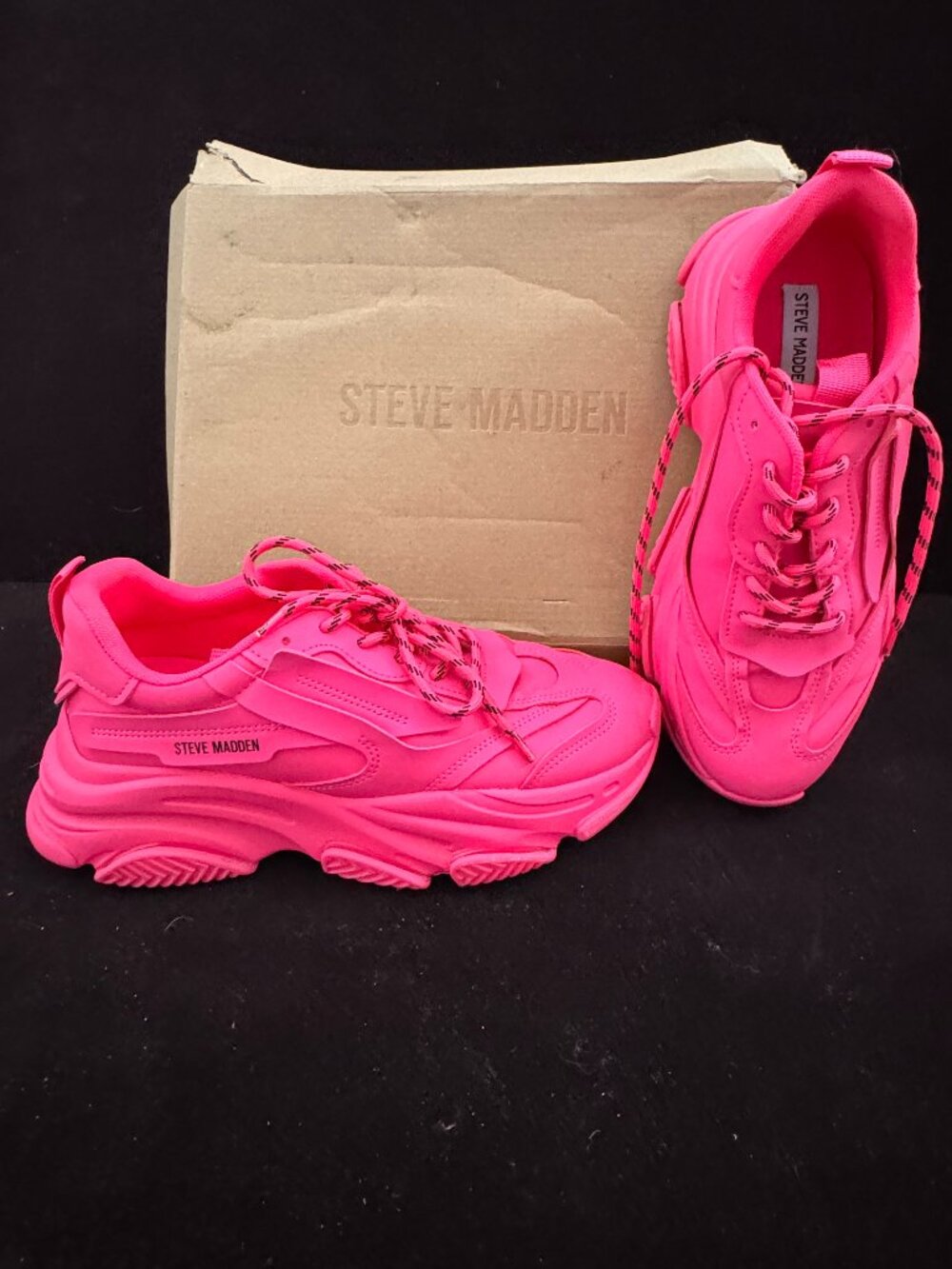 Steve Madden Possession Platform Sneakers – Neon Pink Fuchsia (Size 10M)